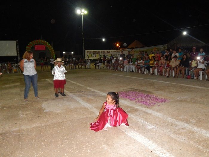 Confira os registros da 1ª noite do VIII Festival Cultural. - Imagem 36