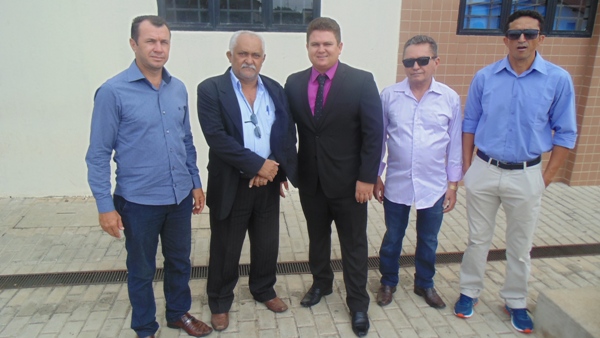 Prefeito, Vice, vereadores eleitos de Santo Inácio são diplomados - Imagem 3