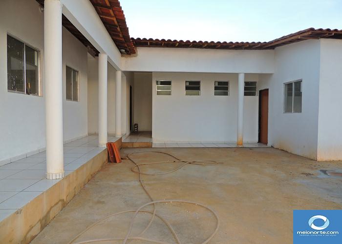 Aluga-se prédio para montagem de empresa e terreno murado - Imagem 11