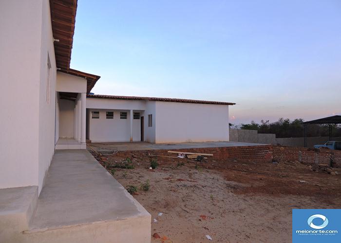 Aluga-se prédio para montagem de empresa e terreno murado - Imagem 7