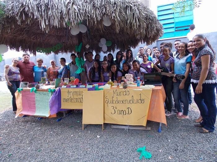 Escola realiza I Feira de Geografia e Biologia - Imagem 5
