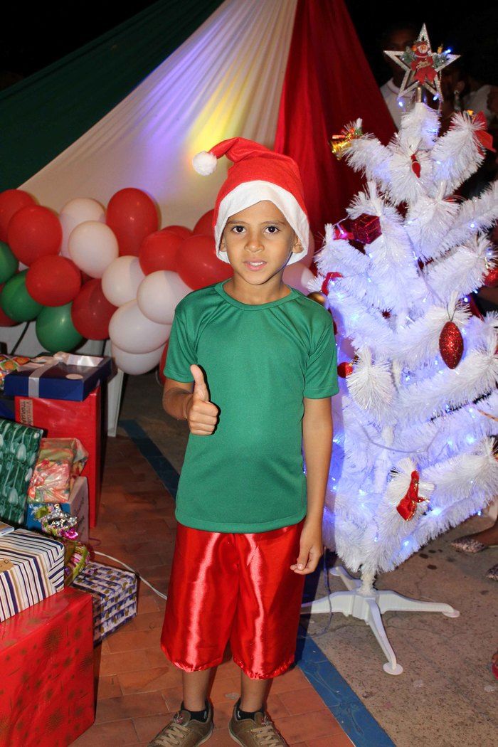 A Secretaria Municipal da Assistência Social realizou o Natal Feliz - Imagem 15