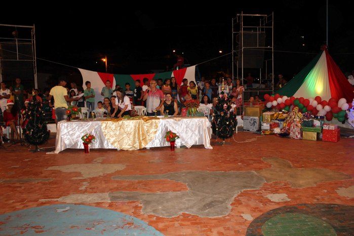 A Secretaria Municipal da Assistência Social realizou o Natal Feliz - Imagem 19