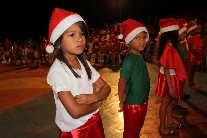 A Secretaria Municipal da Assistência Social realizou o Natal Feliz - Imagem 37