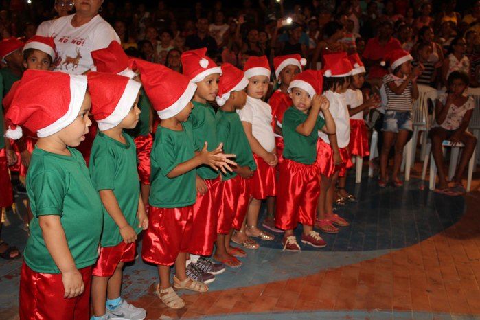 A Secretaria Municipal da Assistência Social realizou o Natal Feliz - Imagem 31