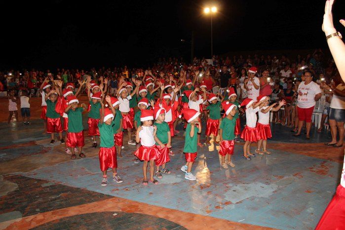 A Secretaria Municipal da Assistência Social realizou o Natal Feliz - Imagem 47