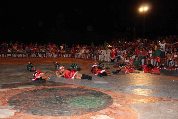 A Secretaria Municipal da Assistência Social realizou o Natal Feliz - Imagem 84