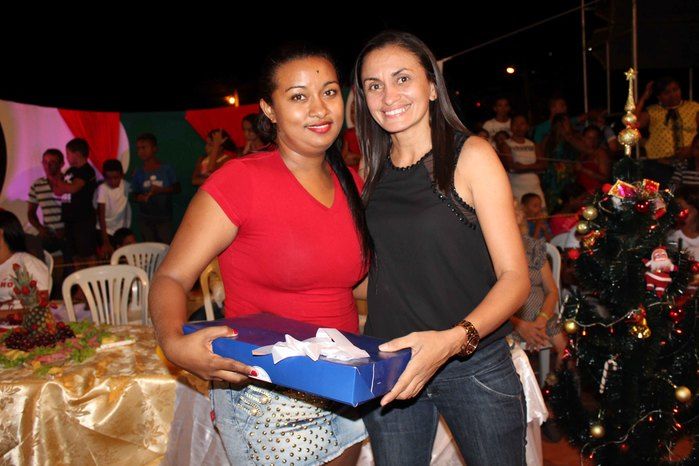 A Secretaria Municipal da Assistência Social realizou o Natal Feliz - Imagem 109