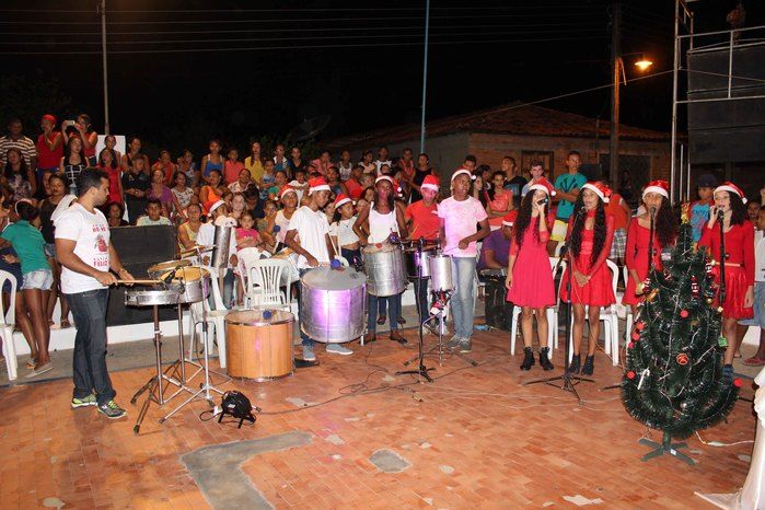 A Secretaria Municipal da Assistência Social realizou o Natal Feliz - Imagem 30