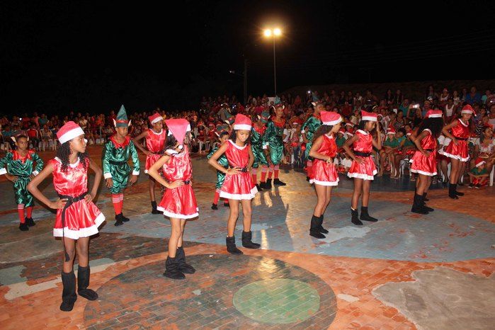 A Secretaria Municipal da Assistência Social realizou o Natal Feliz - Imagem 26