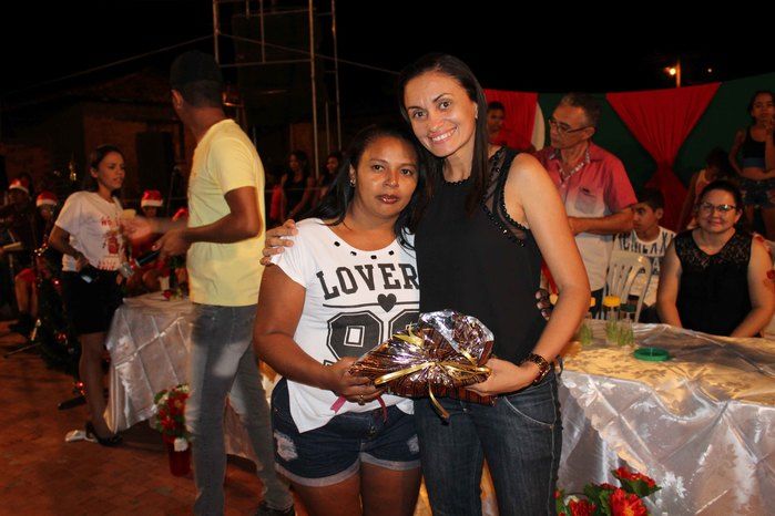 A Secretaria Municipal da Assistência Social realizou o Natal Feliz - Imagem 56