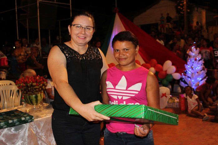A Secretaria Municipal da Assistência Social realizou o Natal Feliz - Imagem 73