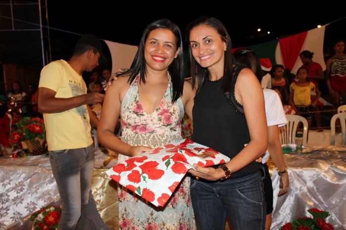 A Secretaria Municipal da Assistência Social realizou o Natal Feliz - Imagem 76