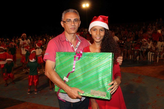 A Secretaria Municipal da Assistência Social realizou o Natal Feliz - Imagem 46