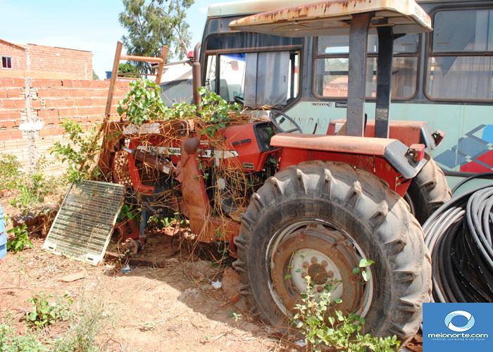 Município não leva todos veículos para a praça por falta de pneus - Imagem 108