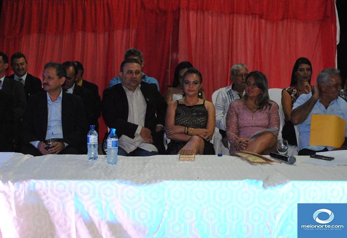 Em Sessão Solene Elizabete Brandão recebe Título de Cidadã Lagoense - Imagem 41