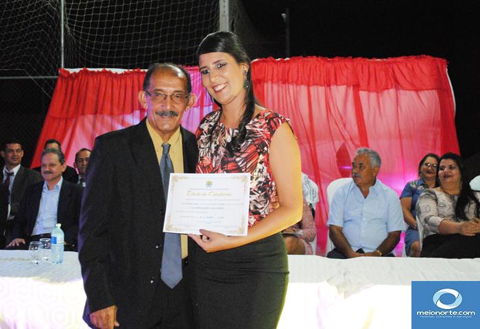 Em Sessão Solene Elizabete Brandão recebe Título de Cidadã Lagoense - Imagem 26