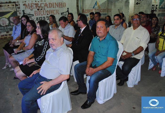 Em Sessão Solene Elizabete Brandão recebe Título de Cidadã Lagoense - Imagem 24