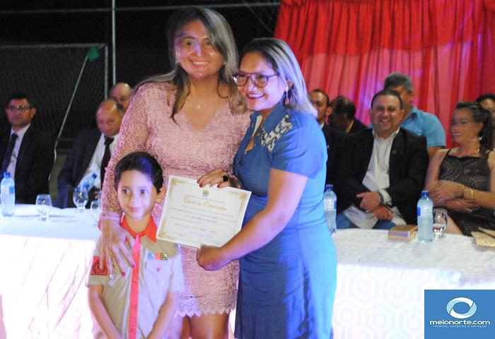 Em Sessão Solene Elizabete Brandão recebe Título de Cidadã Lagoense - Imagem 36