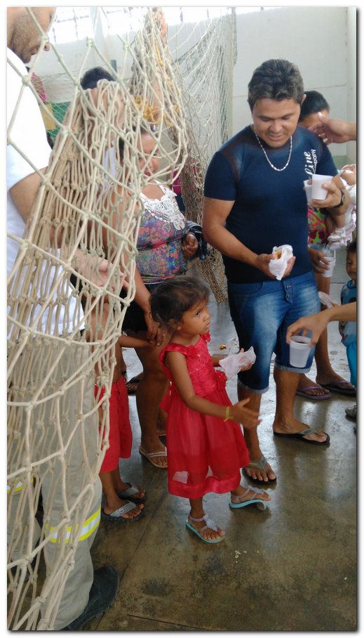 Crianças de Inhuma ganham presentes de um natal para todos - Imagem 16