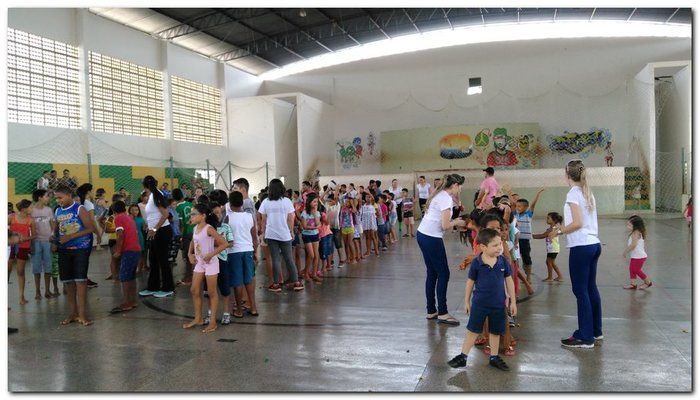 Crianças de Inhuma ganham presentes de um natal para todos - Imagem 9