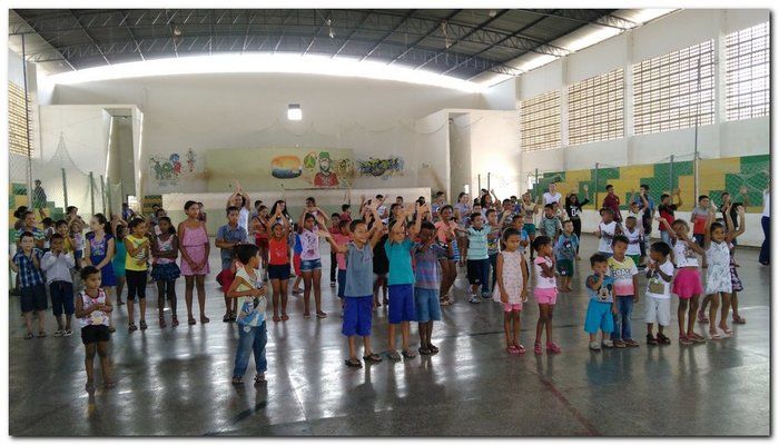 Crianças de Inhuma ganham presentes de um natal para todos - Imagem 3