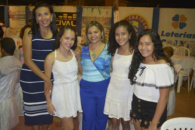 Colégio São Francisco encerra ano letivo com grande festa   - Imagem 45