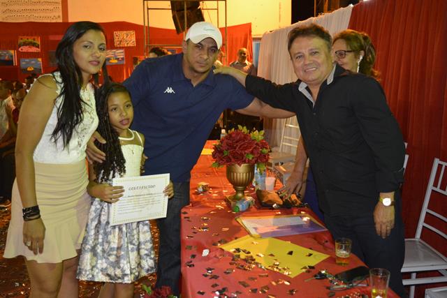 Colégio São Francisco encerra ano letivo com grande festa   - Imagem 33