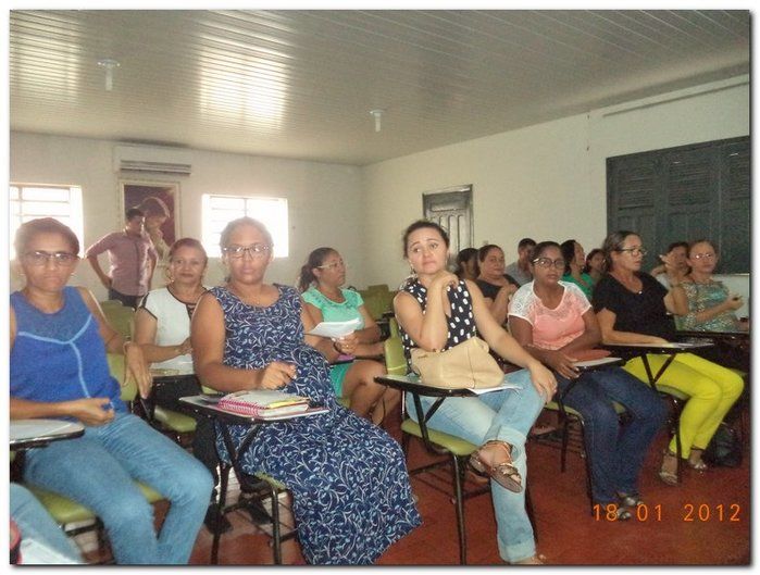 Secretária Municipal de Educação realiza reunião com gestores  - Imagem 8