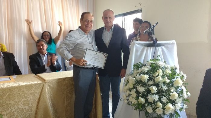 Raimundo Silveira recebe Diploma de Prefeito pela 5.ª vez (Crédito: Aristeu Carvalho)
