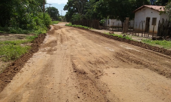 Prefeitura de Lagoinha começa recupera estrada Vicinal  - Imagem 8
