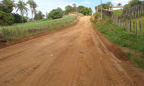 Prefeitura de Lagoinha começa recupera estrada Vicinal  - Imagem 10