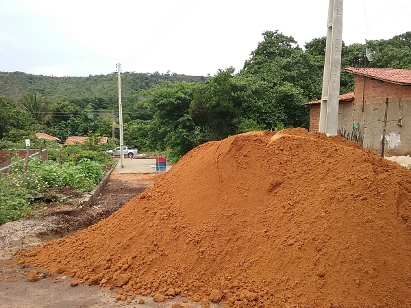 Prefeitura constrói calçamento em Via de Acesso a Vila da Paz - Imagem 6