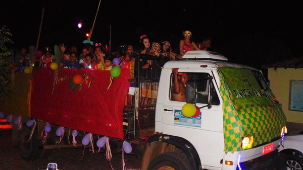 David e forró da ostentação animam ultima noite de carnaval - Imagem 12