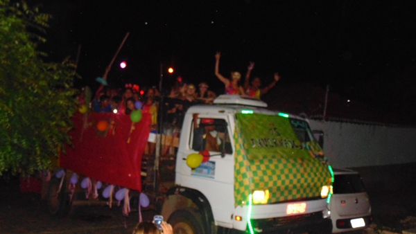 David e forró da ostentação animam ultima noite de carnaval - Imagem 11