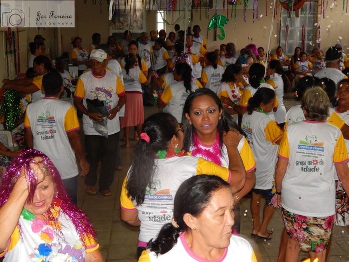 Tradicional carnaval com os Idosos do Grupo Na Flor da Idade - Imagem 13