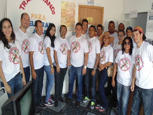 Mais de trezentas pessoas participam de mutirão em combate ao Aedes - Imagem 4