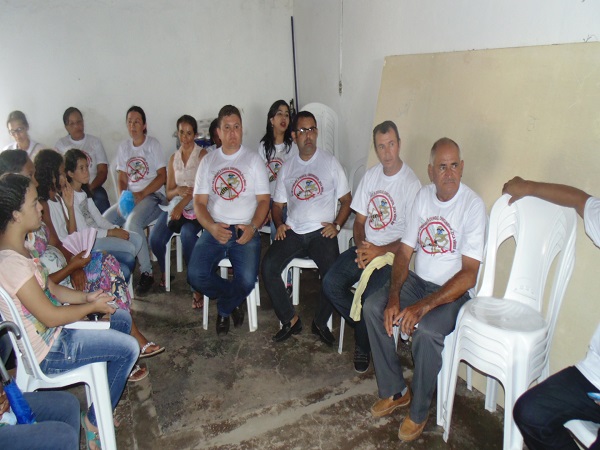 Mais de trezentas pessoas participam de mutirão em combate ao Aedes - Imagem 38