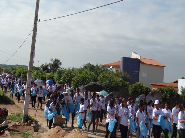 Mais de trezentas pessoas participam de mutirão em combate ao Aedes - Imagem 15