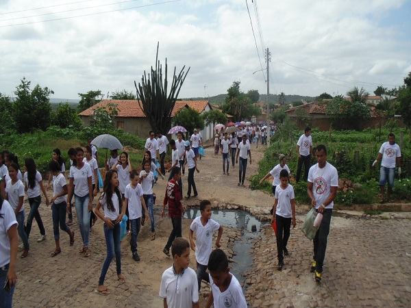 Mais de trezentas pessoas participam de mutirão em combate ao Aedes - Imagem 34