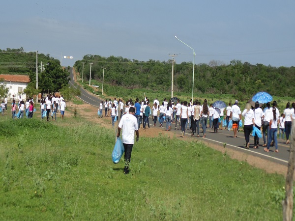 Mais de trezentas pessoas participam de mutirão em combate ao Aedes - Imagem 22