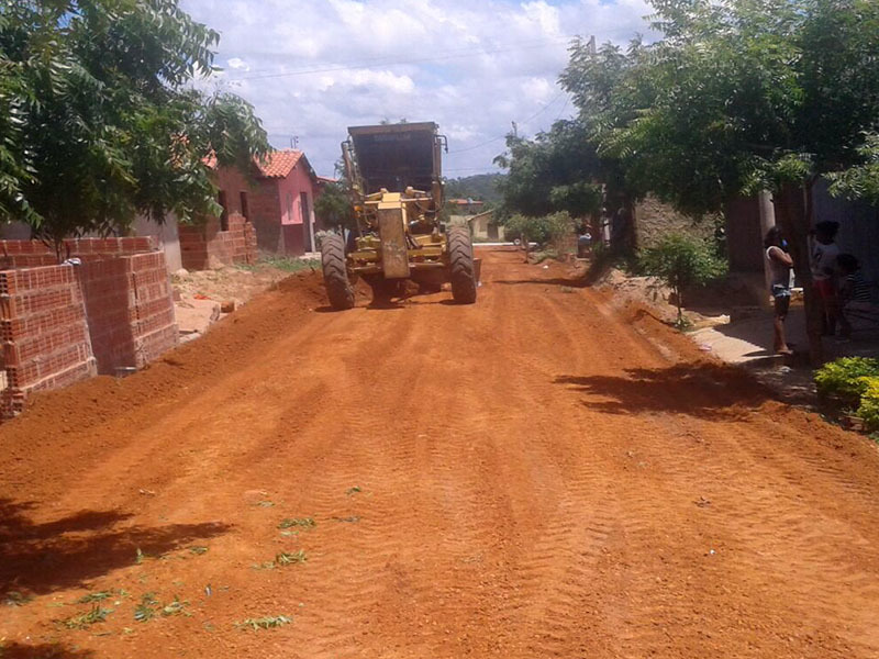 Pavimentação de ruas avançam em Oeiras