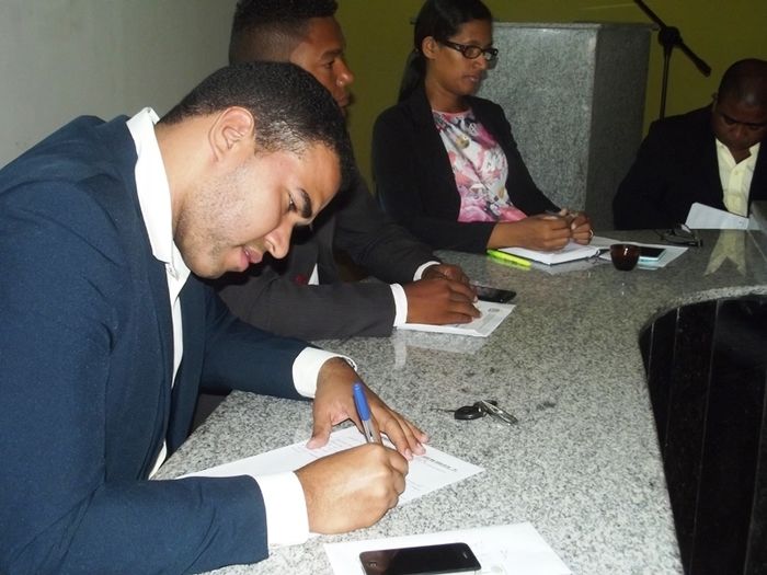 Legislativo Municipal Inicia 2016 com  presença dos Nove Vereadores - Imagem 9