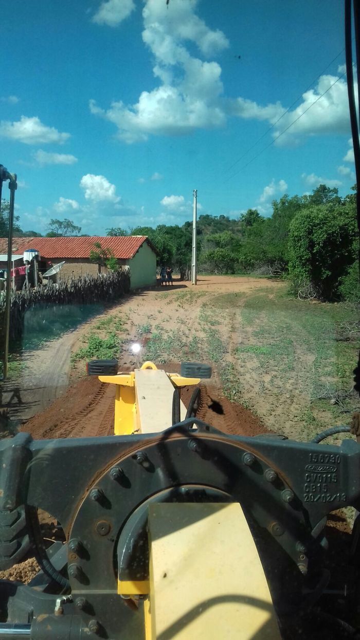 Prefeito revitaliza estradas vicinais do município de Santo Inácio - Imagem 3