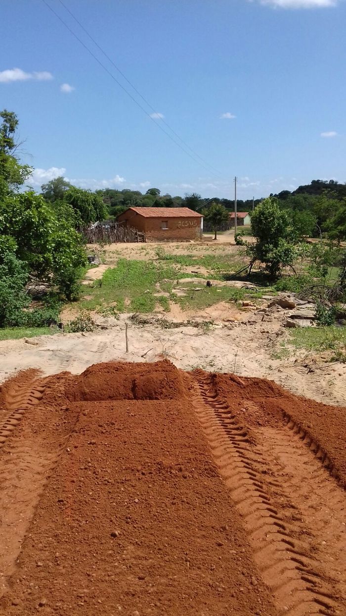Prefeito revitaliza estradas vicinais do município de Santo Inácio - Imagem 11