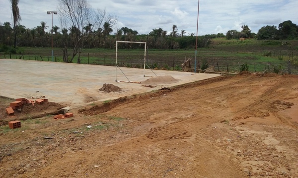 Prefeitura de Lagoinha faz reforma da Quadra de Esportes no Centro  - Imagem 1