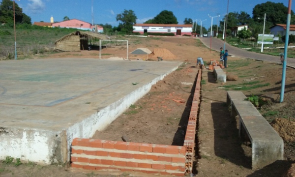 Prefeitura de Lagoinha faz reforma da Quadra de Esportes no Centro  - Imagem 8