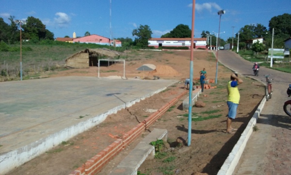 Prefeitura de Lagoinha faz reforma da Quadra de Esportes no Centro  - Imagem 5