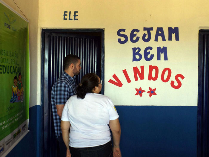 Povoado Chapada das Contendas recebe estrada e escola reformadas - Imagem 9