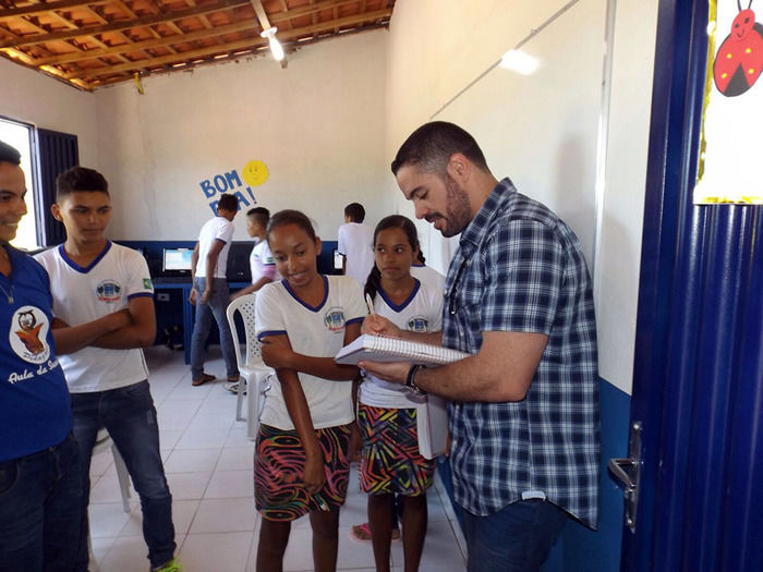 Povoado Chapada das Contendas recebe estrada e escola reformadas - Imagem 7